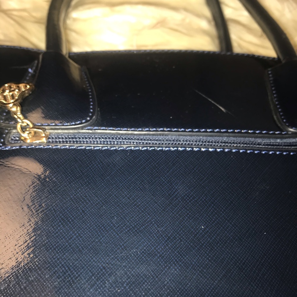 Like new Navy handbag 👜 - Picture 13 of 15